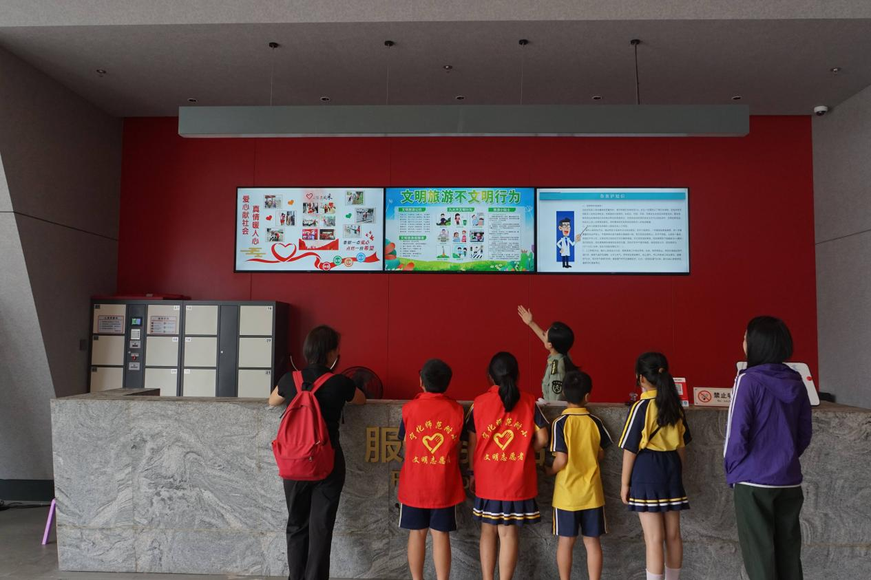 文明引導(dǎo),讓中秋出游更美好